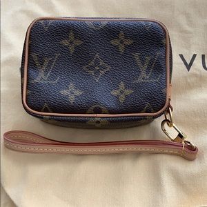 Authentic Louis Vuitton Wapity Pouch
